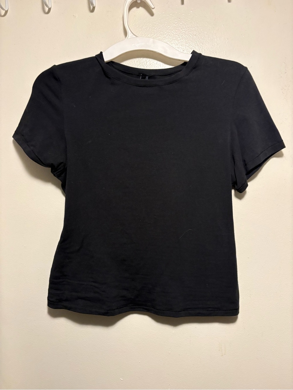 Skims Black Short-Sleeve Women's Tee large